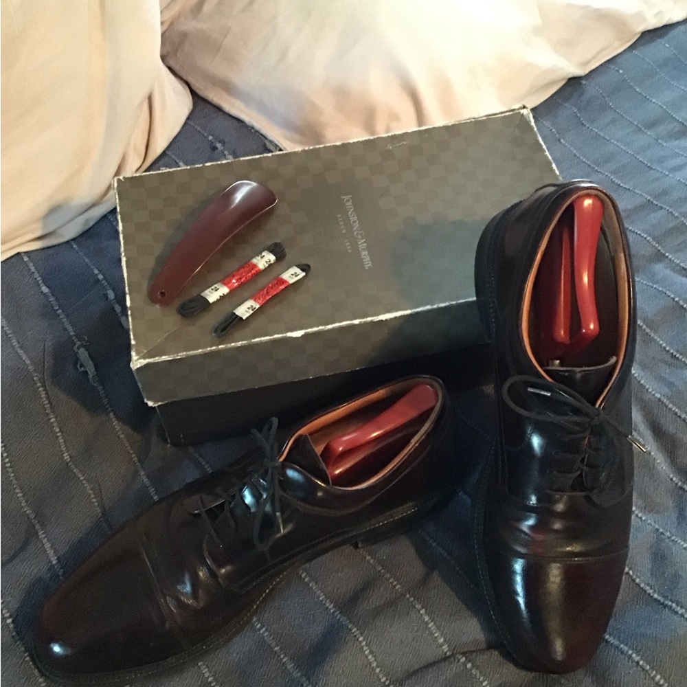 Men’s Burgundy “Summit” Johnson & Murphy Dress Shoes
